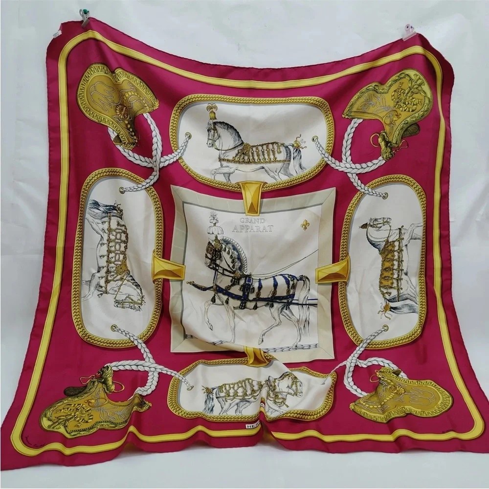HERMES Grand Apparat Silk Scarf (CARRE 90) - Picture 1 of 7